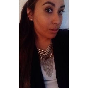 Meet your Posher, Julia